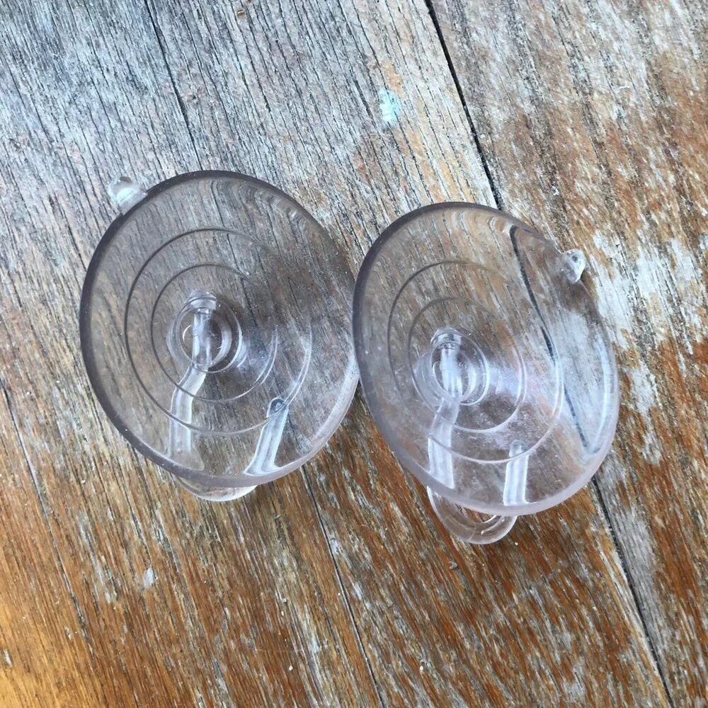 2 suction cup hangers